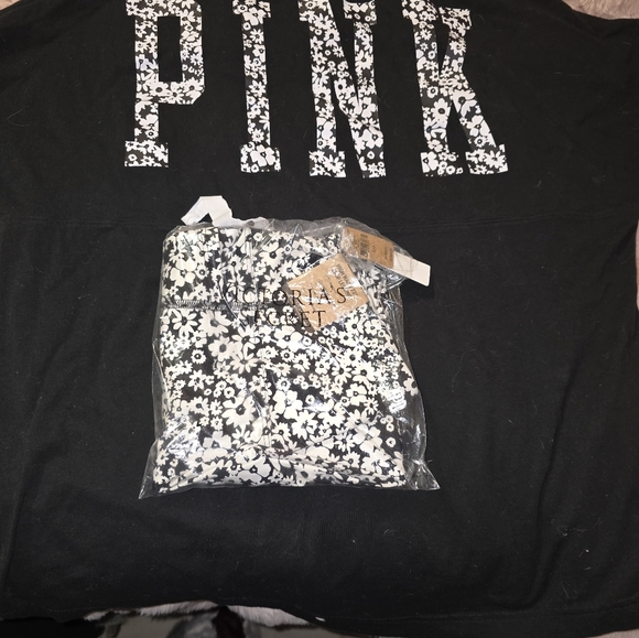 BIG LOT OF VS PINK!! AT LEAST 30 PCS - Picture 9 of 10